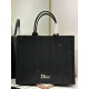 Replica fedele Borsa Dior media Book Tote con tracolla api nero Imitazione Outlet