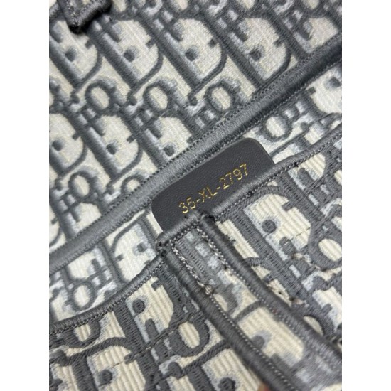 Replica fedele Borsa a tracolla Dior Saddle Oblique ricamata grigia Imitazione Outlet
