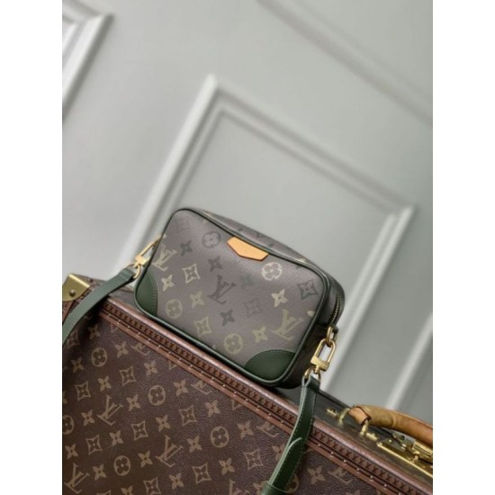 Replica perfetta Mini borsa Louis Vuitton Trocadéro uomo M26937 Falsa Online Replica fedele Mini borsa Louis Vuitton Trocadéro uomo M26937 Imitazione Outlet