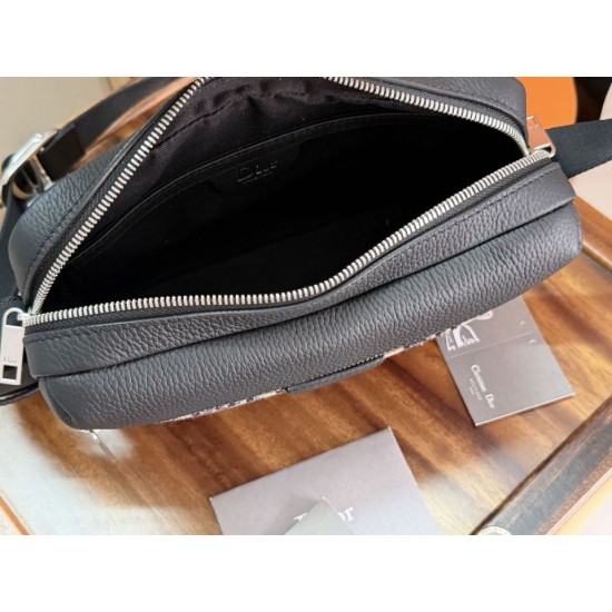 Replica Perfetta Borsa a tracolla Dior Rider con cerniera Oblique Blu Imitazione Outlet