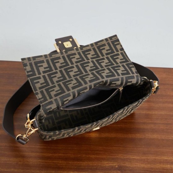 Replica Perfetta Borsa Fendi Medio Baguette tessuto jacquard FF marrone Imitazione Outlet