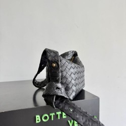 Replica di lusso Borsa a spalla Easy Hobo Bottega Veneta Nera Falsa Online Replica Perfetta Borsa a spalla Easy Hobo Bottega Veneta Nera Imitazione Outlet