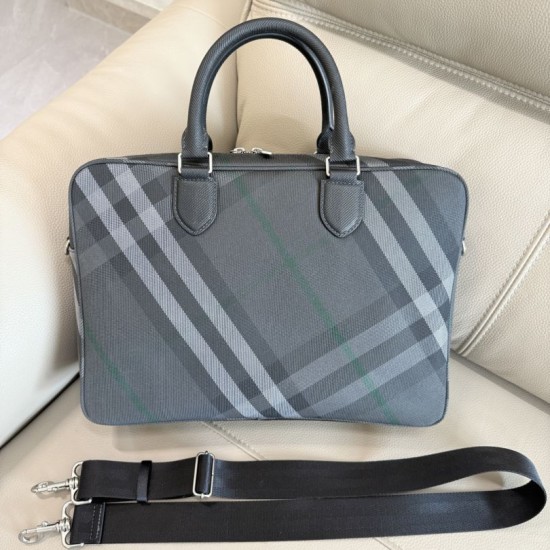 Replica di lusso Borsa da lavoro Burberry Grid con logo equestre Grigio Falsa Online Replica Perfetta Borsa da lavoro Burberry Grid con logo equestre Grigio Imitazione Outlet