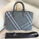 Replica di lusso Borsa da lavoro Burberry Grid con logo equestre Grigio Falsa Online Replica Perfetta Borsa da lavoro Burberry Grid con logo equestre Grigio Imitazione Outlet