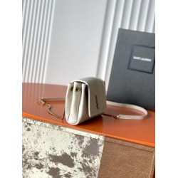 Replica Perfetta Borsa a tracolla mini Nolita YSL Saint Laurent Beige Imitazione Outlet