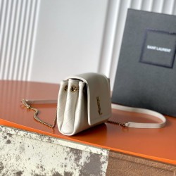 Replica di lusso Borsa a tracolla mini Nolita YSL Saint Laurent Beige Falsa Online Replica Perfetta Borsa a tracolla mini Nolita YSL Saint Laurent Beige Imitazione Outlet