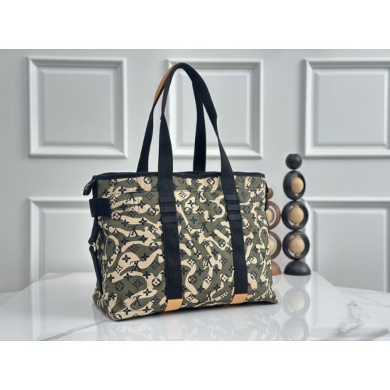Replica di lusso Borsa shopping Louis Vuitton con stampa mimetica M95783 Falsa Online Replica Perfetta Borsa shopping Louis Vuitton con stampa mimetica M95783 Imitazione Outlet