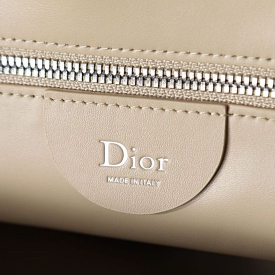 Falso imitazione Borsa Diorly Dior medio Custian Hobo 26s scamosciata di vitello beige Replica Perfetta Borsa Diorly Dior medio Custian Hobo 26s scamosciata di vitello beige