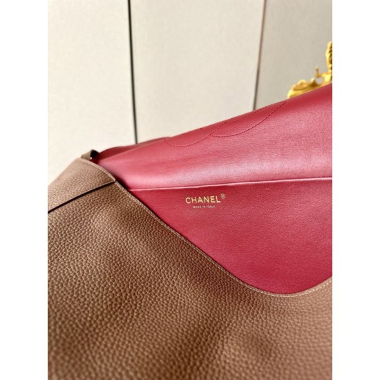 Replica Perfetta Borsa Chanel AS6233 Souplissimo Maxi Flap marrone