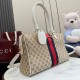 Replica Perfetta Borsa a bauletto grande Gucci 866734 albicocca/bianca