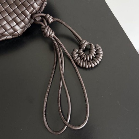 Replica di alta qualità Pochette Bottega Veneta Onda con motivo a conchiglia Replica di lusso Pochette Bottega Veneta Onda con motivo a conchiglia Imitazione Falso
