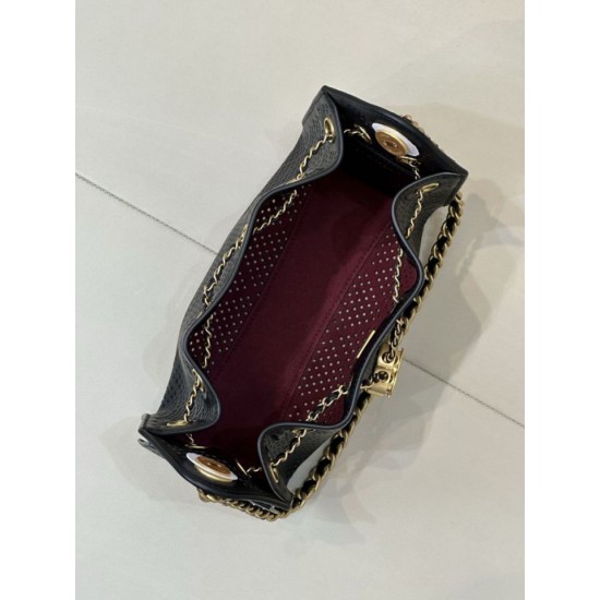 Replica di alta qualità Borsa Chanel piccola 25 AS5631 Hobo con design traforato nera Replica di lusso Borsa Chanel piccola 25 AS5631 Hobo con design traforato nera Imitazione Falso