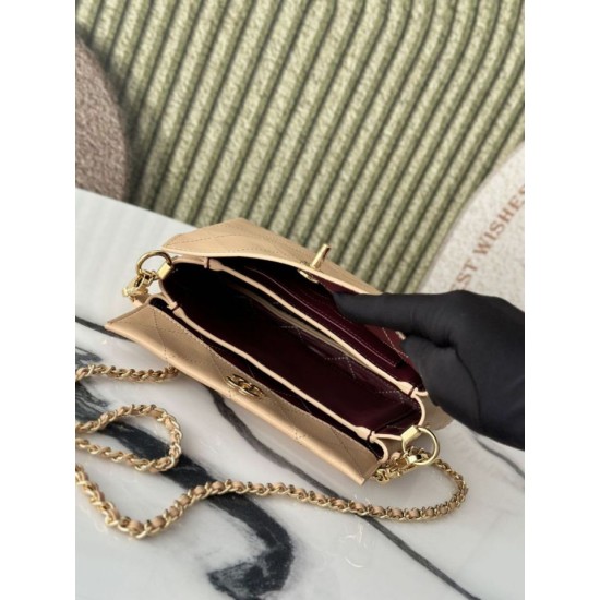 Replica di lusso Borsa a tracolla Chanel 26S AS6255 CC con manico superiore giallo terra Imitazione Falso