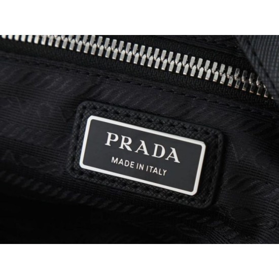 Replica identica Borsa a tracolla Prada Saffano 2VH210 nera Replica fedele Borsa a tracolla Prada Saffano 2VH210 nera Imitazione Fake