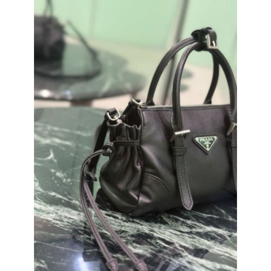 Replica identica Borsa a tracolla Prada Mini Bonnie 1BA499 nera Replica fedele Borsa a tracolla Prada Mini Bonnie 1BA499 nera Imitazione Fake
