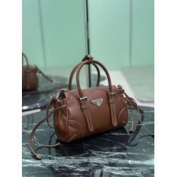 Replica identica Borsa a tracolla Prada Mini Bonnie 1BA499 marrone Replica fedele Borsa a tracolla Prada Mini Bonnie 1BA499 marrone Imitazione Fake