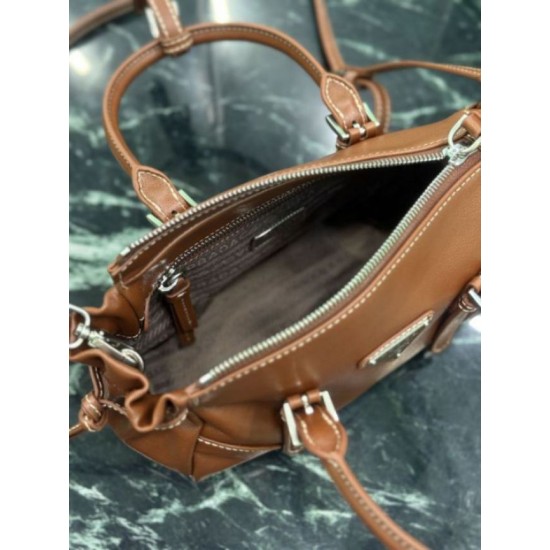 Replica identica Borsa a tracolla Prada Mini Bonnie 1BA499 marrone Replica fedele Borsa a tracolla Prada Mini Bonnie 1BA499 marrone Imitazione Fake