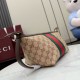 Replica identica Gucci 875159 Beauty case piccolo GG marrone Replica fedele Gucci 875159 Beauty case piccolo GG marrone Imitazione Fake