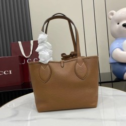 Replica identica Borsa tote reversibile Gucci 839124 Totissima Giallo/Marrone Replica fedele Borsa tote reversibile Gucci 839124 Totissima Giallo/Marrone Imitazione Fake