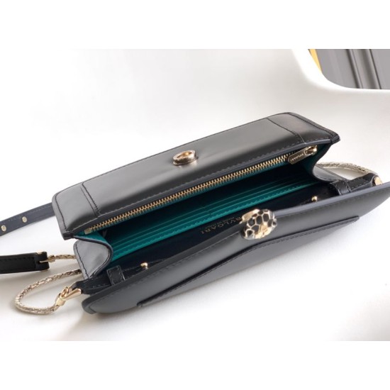 Replica fedele Pochette con catena Bvlgari Serpenti Forever 20cm Versione Chip Nero Imitazione Fake