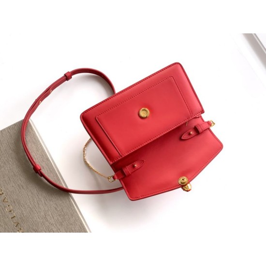 Replica fedele Pochette con catena Bvlgari Serpenti Forever 20cm Versione Chip Rosso Imitazione Fake