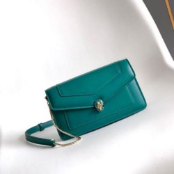 Replica fedele Pochette con catena Bvlgari Serpenti Forever 20cm Versione Chip verde Imitazione Fake