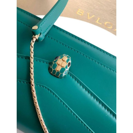 Replica fedele Pochette con catena Bvlgari Serpenti Forever 20cm Versione Chip verde Imitazione Fake