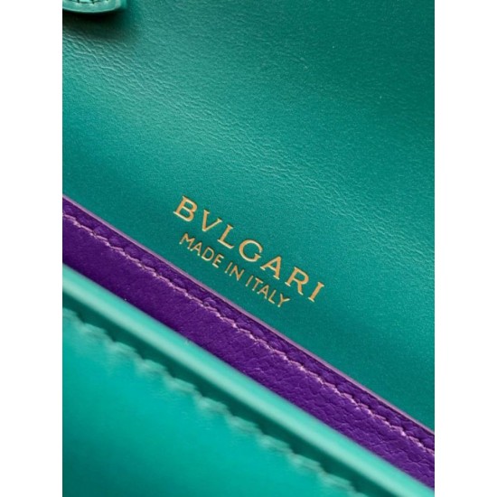 Replica fedele Pochette con catena Bvlgari Serpenti Forever 20cm Versione Chip verde Imitazione Fake