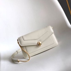 Replica fedele Pochette con catena Bvlgari Serpenti Forever 20cm Versione Chip bianco Imitazione Fake