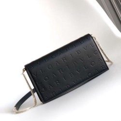 Replica fedele Portafoglio con catena Infinitum con logo Bvlgari Versione Chip nero Imitazione Fake