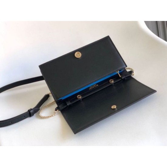 Replica fedele Portafoglio con catena Infinitum con logo Bvlgari Versione Chip nero Imitazione Fake