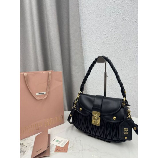 Replica fedele Borsa a mano trapuntata Miu Miu 5BC213 nera Imitazione Fake