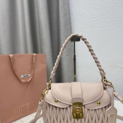 Replica fedele Borsa a mano trapuntata Miu Miu 5BC213 Rosa Imitazione Fake