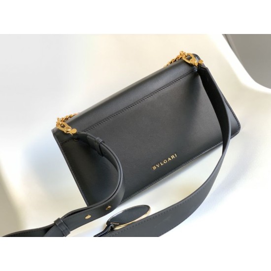 Replica fedele Borsa a tracolla Bvlgari Serpenti East-West Maxi Chain Versione Chip nera Imitazione Fake