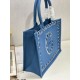 Replica fedele Borsa shopping Dior Book Tote Blu Wave con tracolla Imitazione Fake