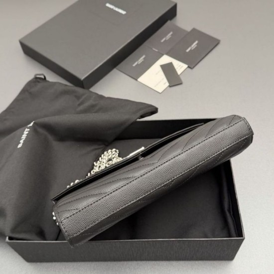 Replica di alta qualità Portafoglio a catena YSL Saint Laurent Envelope pelle originale nero argento Replica perfetta Portafoglio a catena YSL Saint Laurent Envelope pelle originale nero argento Imitazione Fake