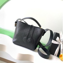 Replica perfetta Borsa a mano Chanel 26S AS6268  scamosciata con tracolla larga Nero Imitazione Fake