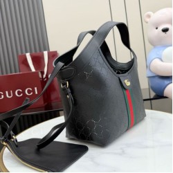Replica di alta qualità Borsa piccola Gucci Giglio traforata GG 860845 Nero Replica perfetta Borsa piccola Gucci Giglio traforata GG 860845 Nero Imitazione Fake
