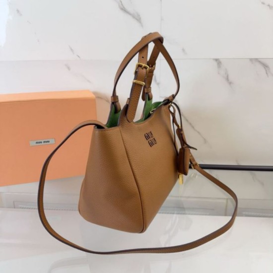 Replica di alta qualità Borsa Tote Miu Miu hammered marrone Replica perfetta Borsa Tote Miu Miu hammered marrone Imitazione Fake