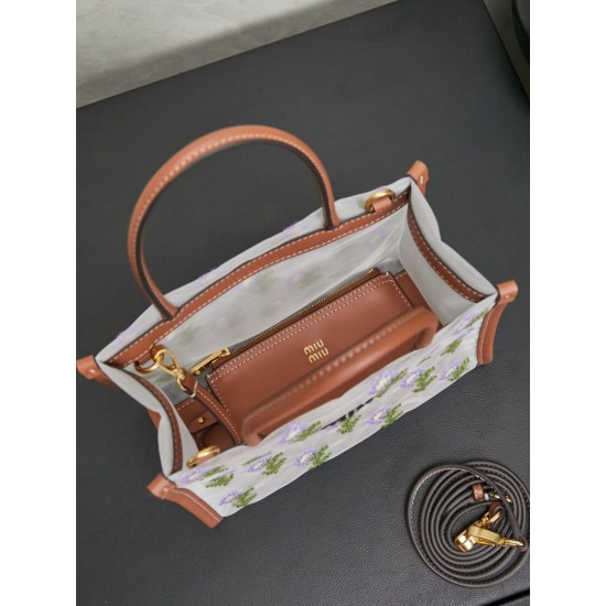 Replica di alta qualità Borsa tote rete ricamata Miu Miu 5BA310 19cm Replica perfetta Borsa tote rete ricamata Miu Miu 5BA310 19cm Imitazione Fake
