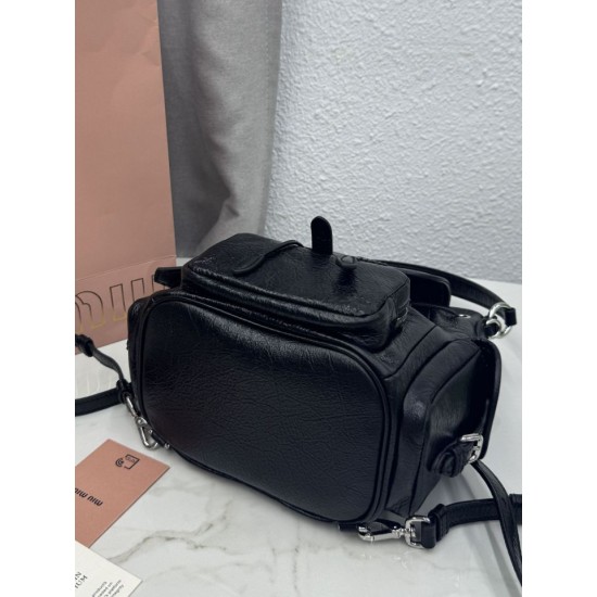 Replica di lusso Zaino Miu Miu 26s pelle cerata 5bc043 22cm nero Replica perfetta Zaino Miu Miu 26s pelle cerata 5bc043 22cm nero Imitazione Falsa