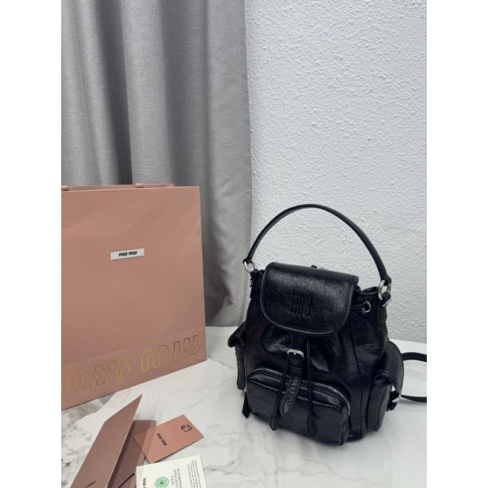 Replica di lusso Zaino Miu Miu 26s pelle cerata 5bc043 22cm nero Replica perfetta Zaino Miu Miu 26s pelle cerata 5bc043 22cm nero Imitazione Falsa