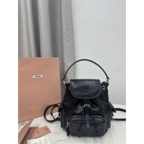 Replica di lusso Zaino Miu Miu 26s pelle cerata 5bc043 22cm nero Replica perfetta Zaino Miu Miu 26s pelle cerata 5bc043 22cm nero Imitazione Falsa