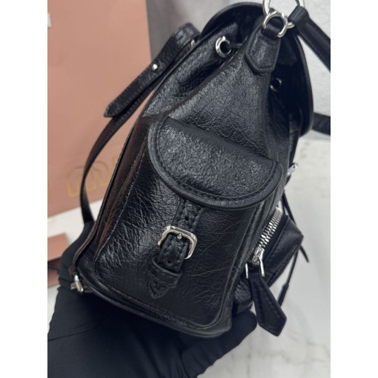 Replica di lusso Zaino Miu Miu 26s pelle cerata 5bc043 22cm nero Replica perfetta Zaino Miu Miu 26s pelle cerata 5bc043 22cm nero Imitazione Falsa