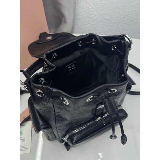 Replica di lusso Zaino Miu Miu 26s pelle cerata 5bc043 22cm nero Replica perfetta Zaino Miu Miu 26s pelle cerata 5bc043 22cm nero Imitazione Falsa
