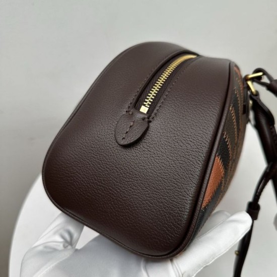 Replica di lusso Borsa da bowling Burberry Highlands media nera Replica perfetta Borsa da bowling Burberry Highlands media nera Imitazione Falsa