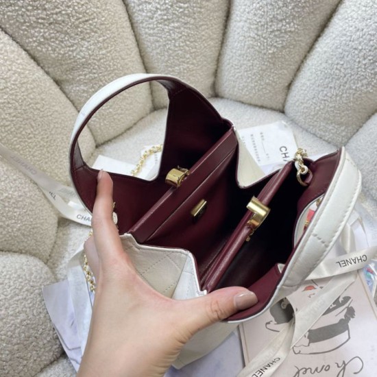 Replica di lusso Borsa shopping Chanel 26A AS6392 bianca Apertura a forma V Replica perfetta Borsa shopping Chanel 26A AS6392 bianca Apertura a forma V Imitazione Falsa
