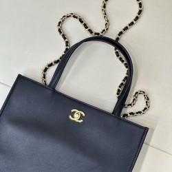 Replica di lusso Borsa shopping verticale piccola Chanel AS6452 Nero Replica perfetta Borsa shopping verticale piccola Chanel AS6452 Nero Imitazione Falsa