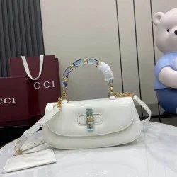 Replica perfetta Borsa Gucci Bamboo Diva 827750 Bianca Imitazione Falsa