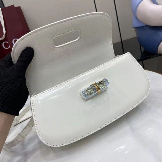 Replica di lusso Borsa Gucci Bamboo Diva 827750 Bianca Replica perfetta Borsa Gucci Bamboo Diva 827750 Bianca Imitazione Falsa